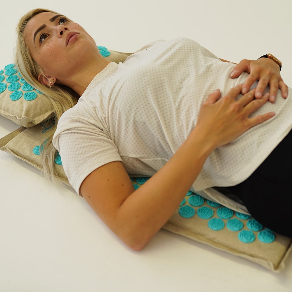 Lotus Dream Ergonomisches Sitzkissen - Posture Pad - Orthopädisches Keilkissen für bessere Haltung am Schreibtisch – entlastet unteren Rücken.